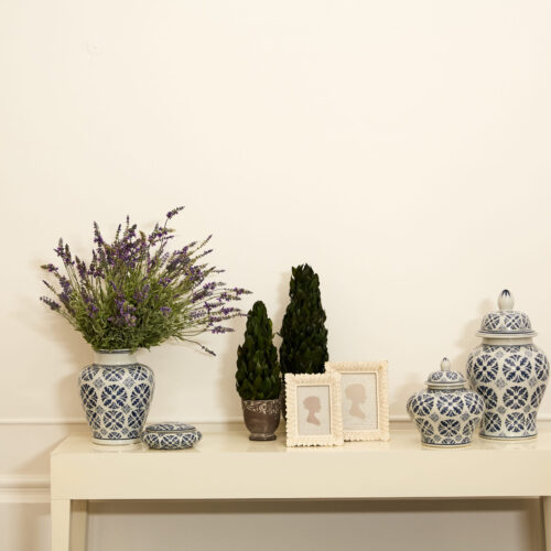 Vaso bianco con decoro blu cobalto